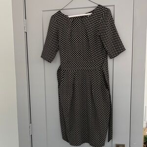 NWOT Chic Geometric Midi Dress